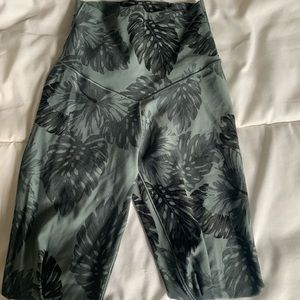 aerie high waisted 7/8 leafy leggings